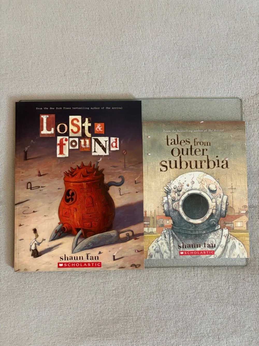 SCHOLASTIC 2 Shaun Tan books